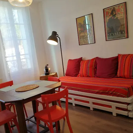 La Loge Du Theatre -